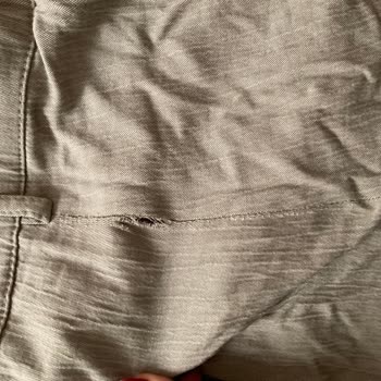 Yeni Alınan Şort İlk Yıkamada Dikişlerinden Açıldı Ve Yıprandı