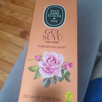 Eyüp Sabri Tuncer Gül Suyu Kolonyası Ciltte Ciddi Kızarıklık Ve Yanık Yaptı