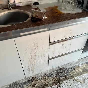 Kahve Presi Camı Karıştırırken Patladı, Güvenlik Endişesi Yaşadım