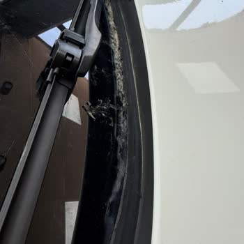 Ön Cam Fitilindeki Deformasyon Nedeniyle Ücretsiz Değişim Talebi