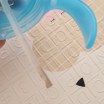 Küflenen Pipet Ve İlgisiz Müşteri Hizmeti: Bebek Sağlığı Tehlikede!