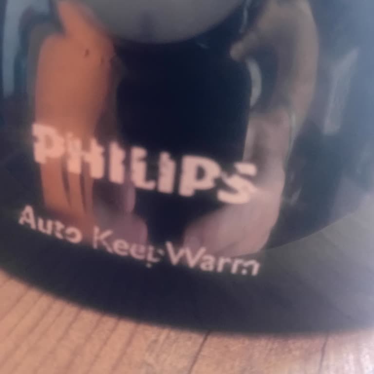Philips Çay Makinesinde Marka Yazısı İkinci Kullanımda Silindi