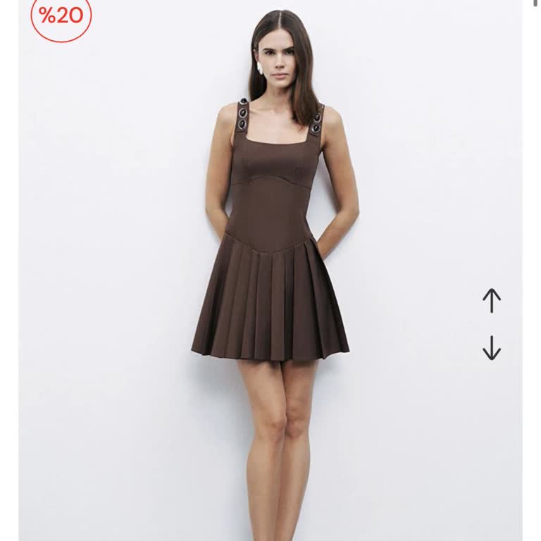 Nocturne Elbisenin Plastikleri Eğiliyor, Firma Çözüm Sunmuyor