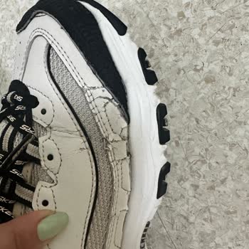 Aldığım Pahalı Ayakkabı 4 Ayda Bozuldu, Mağaza Sorumluluk Almadı