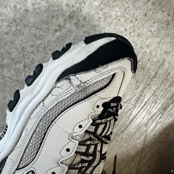 Aldığım Pahalı Ayakkabı 4 Ayda Bozuldu, Mağaza Sorumluluk Almadı