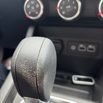 Renault Clio'da Sürekli Çözülemeyen Sorunlar Ve İlgisiz Servis Deneyimi