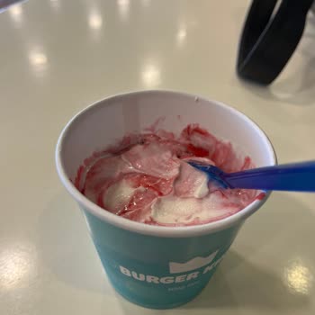 Eksik Dondurma Ve Kaba Hizmet