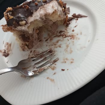 Tatlımar Doğum Günü Pastasından Yabancı Cisim Şoku!