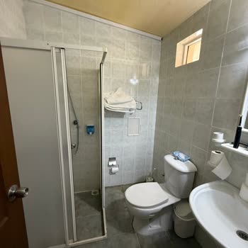 Beklentilerin Çok Altında Bir Otel Deneyimi: Temizlik, Hizmet Ve Oda Sorunları