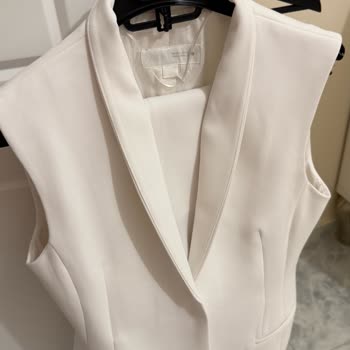 Mellon Kuru Temizlemede Yelek Yakası Zarar Gördü, Sorumluluk Alınmadı