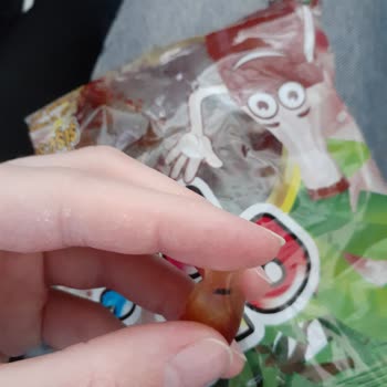 Pıt Pıt Kolalı Jelibon İçinden Tanımlanamayan Yabancı Madde Çıktı