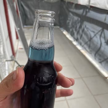 Küflü Ve Paslı Kapağı Olan Kınık Maden Suyu Sağlık Endişesi