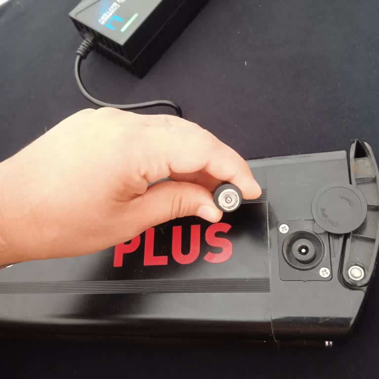 Yanlış Şarj Aleti Ve Değişim İşlemi Yapılamıyor, Mağduriyet Yaşıyorum