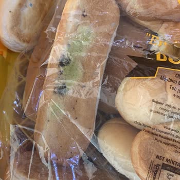 Obaşak Gıda Küflü Ekmek Gönderiyorlar