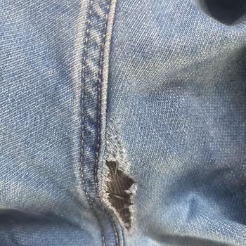 Mavi Pantolonlarda Tekrarlayan Yırtılma Sorunu