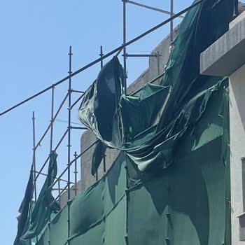 Çeşme'de Bakımsız Ve Tehlikeli Bina İçin Yıllardır Çözüm Bekliyoruz