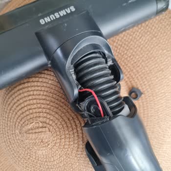 Samsung Dikey Süpürge Başlığı Kolayca Kırılıyor Kullanıcılar Mağdur