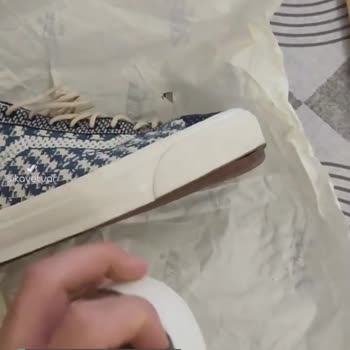 Vans Resmi Sitesinden Aldığım Ayakkabı Kullanılmış Ve Yırtık Geldi