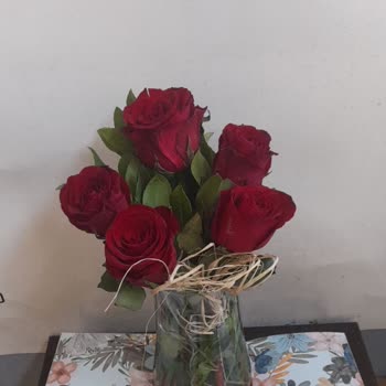 Siparişimdeki Güller Soluk Ve Eksik, Görselden Farklı Ürün Gönderildi