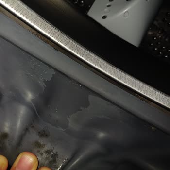 Bosch Çamaşır Makinesinde Küf Ve Boya Sorunu