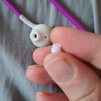 Samsung Kısa Sürede Kırılan Kulaklık İçin İade Veya Değişim Talebi