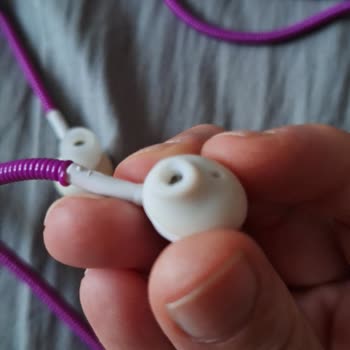 Samsung Kısa Sürede Kırılan Kulaklık İçin İade Veya Değişim Talebi