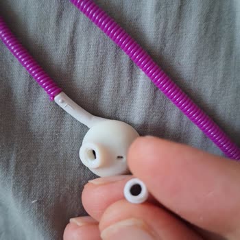 Samsung Kısa Sürede Kırılan Kulaklık İçin İade Veya Değişim Talebi