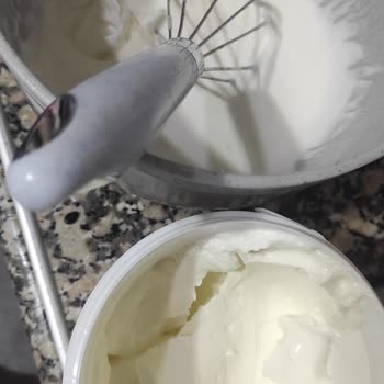 Süzme Yoğurttan Plastik Çıkması Şok Etti