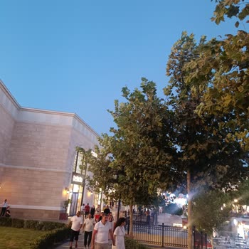 Yemek Bölümünde Yetersiz Işıklandırma Sorunu Ve Yönetimden Çözüm Talebi