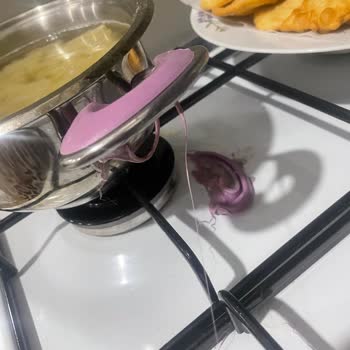 Plastik Kulplu Tencere Yangın Tehlikesi Yaşattı