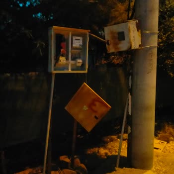 Elektrik Direkleri Yenilendi Su Borusu Koptu Bahçemiz Kurudu
