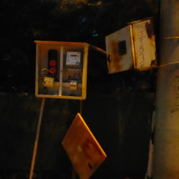 Elektrik Direkleri Yenilendi Su Borusu Koptu Bahçemiz Kurudu
