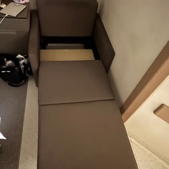 Refakatçi Koltuğu Ve İlgisizlik Hasta Yakınını Mağdur Ediyor