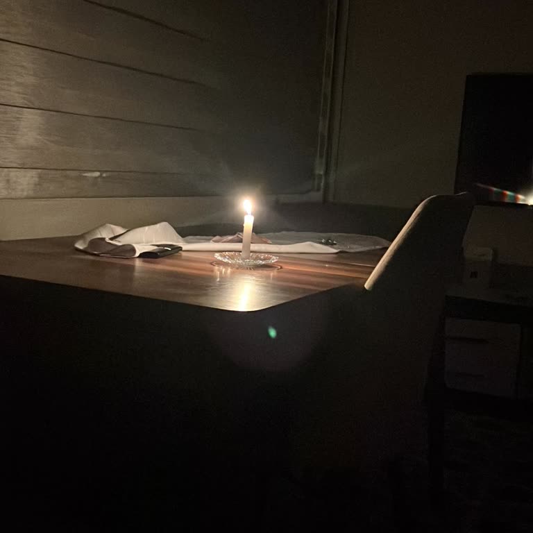 Elektrik Kesintisi Ve İletişim Sorunu Bıktırdı