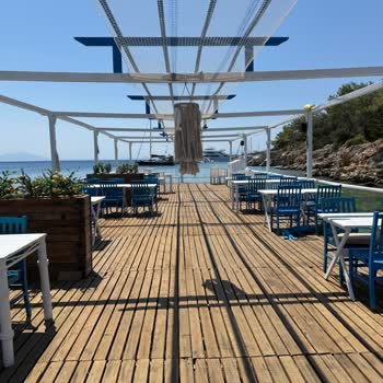 Otel Odaları Küçük, Konforsuz Ve Hizmet Yetersiz