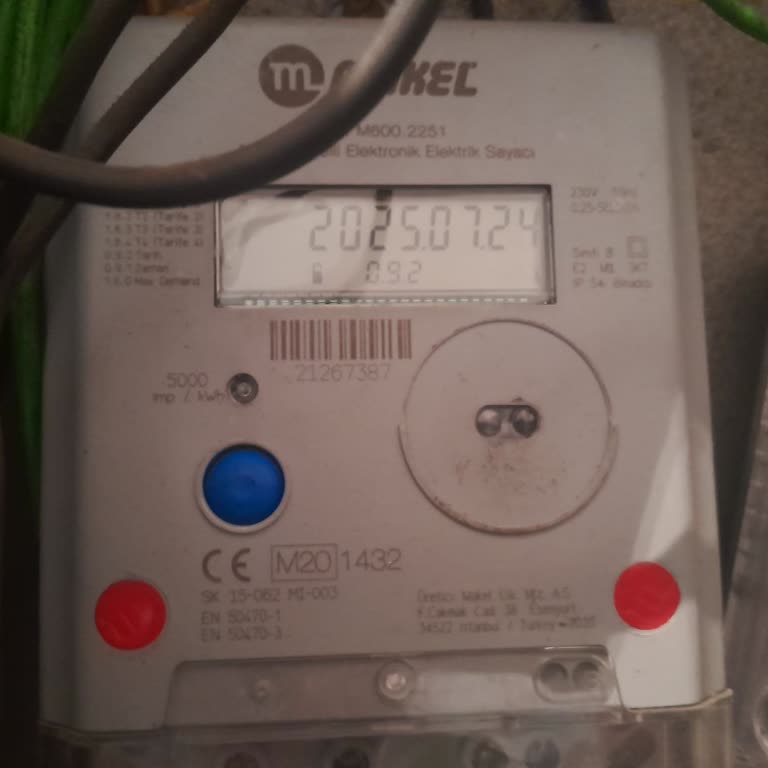 Sıcak Havada İki Gündür Elektriksiz Bırakıldık