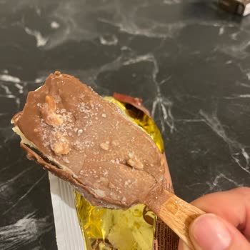 Aldığım Magnum Dondurmalar Şekerlenmiş Ve Tadı Bozulmuş