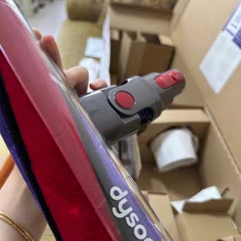 Dyson V10 Süpürge Başlığındaki Çatlak İçin Tatmin Edici Çözüm Sunulmuyor