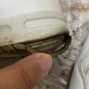 FLO Mağazasında Ayakkabı Sorunu Ve İlgisiz Çalışanlar Nedeniyle Güven Kaybı