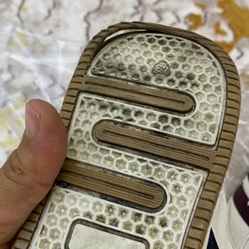 FLO Mağazasında Ayakkabı Sorunu Ve İlgisiz Çalışanlar Nedeniyle Güven Kaybı