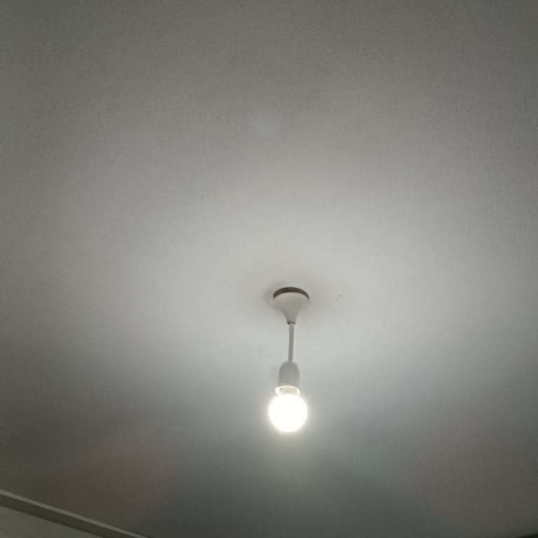 Adana Yüreğir’de Kronik Voltaj Düşüklüğü: Mahalle Sakinleri Mağdur Ediliyor