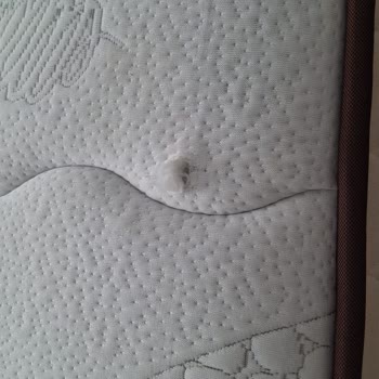 Aldığımız Yatak Delik Çıktı, Değişim İçin Kimse Dönüş Yapmıyor