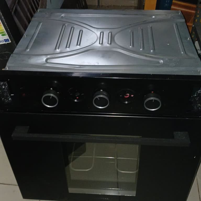 Satın Alınan Fırının Camı Bir Aydır Değiştirilmiyor