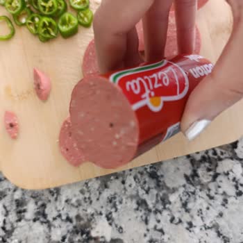 Lezita Piliç Sucukta Yabancı Madde Şüphesi