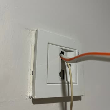 Kurulum Ekibinin Dikkatsizliğiyle Evimde Hasar Oluştu, Ek Masraf Çıktı