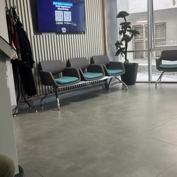 Özel Hastanede Sigorta Onayı Yüzünden Saatlerce Bekletildik