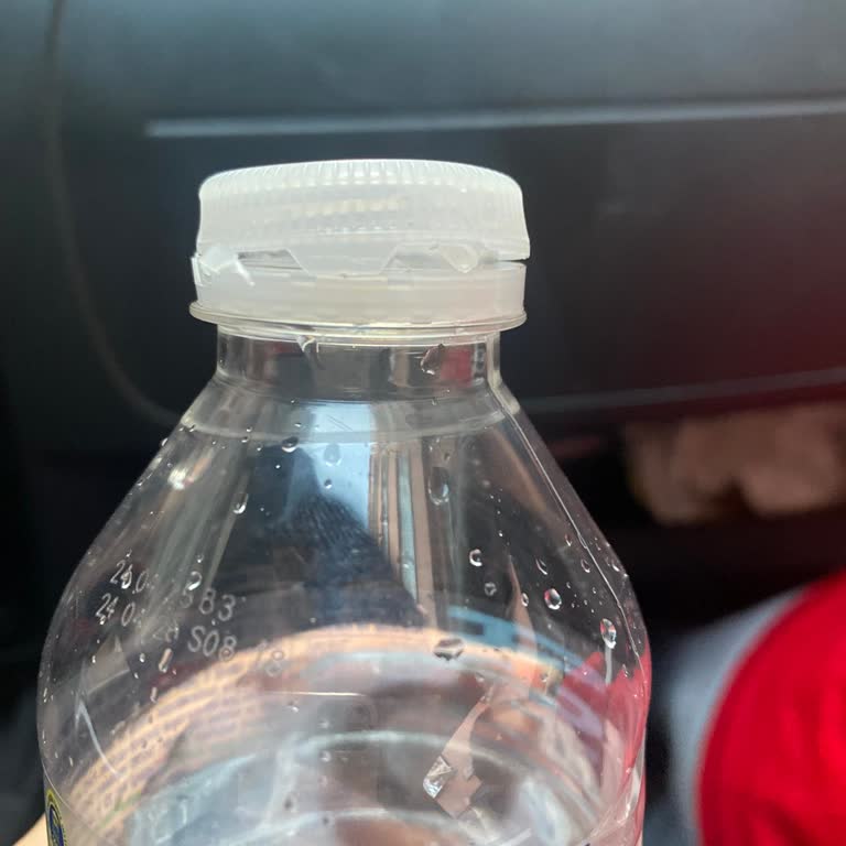 Saka Su Şişesi Kapakları El Kesiyor