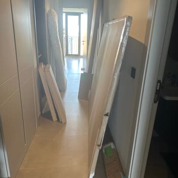 Gece Teslim Edilen Yatak Odası Takımı Kurulmadan Bırakıldı