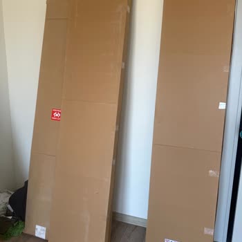 Gece Teslim Edilen Yatak Odası Takımı Kurulmadan Bırakıldı