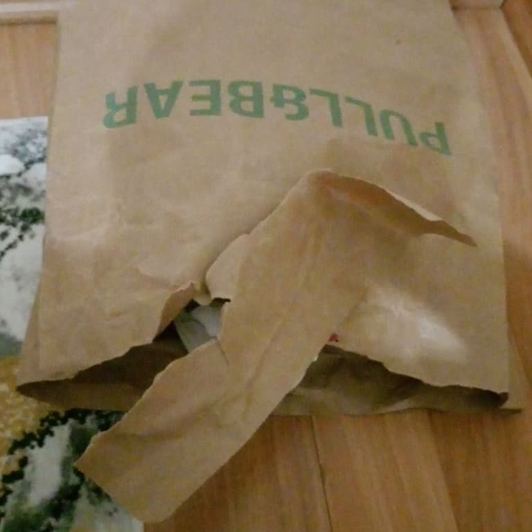 Pull And Bear Eksik Ve Özensiz Paketleme Nedeniyle Güven Sarsıcı Teslimat Deneyimi!